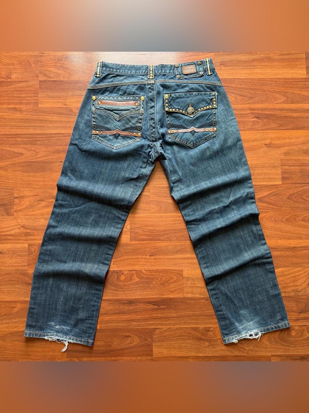 Y2K Parish Nation 34 31.5 x 29.5 inches distressed straight leg jeans